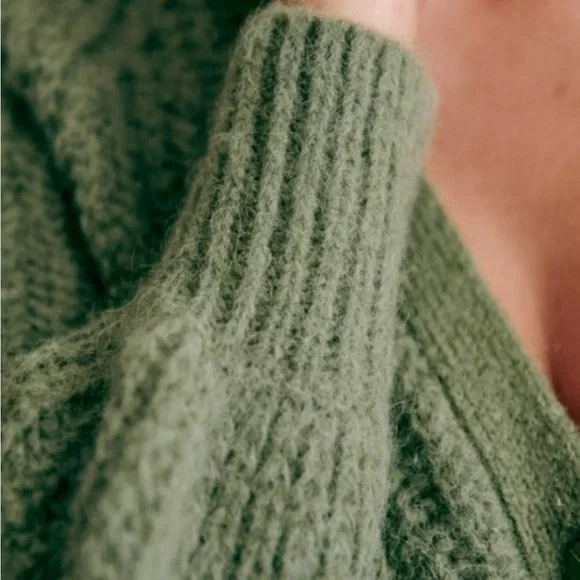 NWT Sezane Paris Gilet Basile cardigan sweater in khaki green size L - Picture 2 of 12